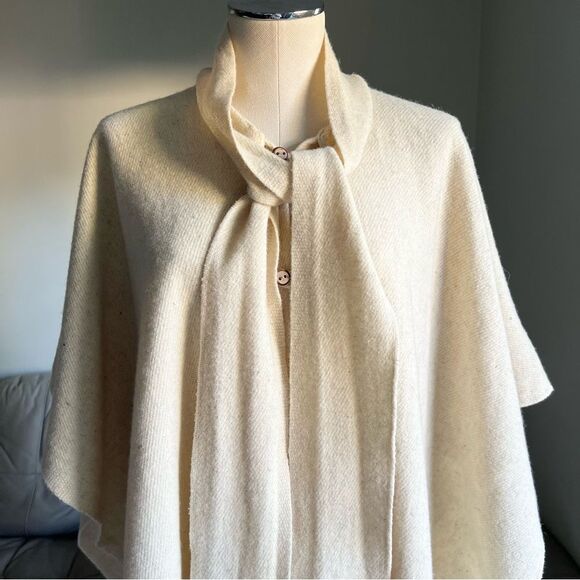 Pure Wool Boho Poncho Sweater Scarf Wrap Wooden Buttons Oatmeal Cream Fringe XL - Picture 3 of 15